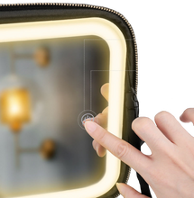 Lade das Bild in den Galerie-Viewer, LED Make Up Tasche klein