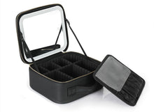 Lade das Bild in den Galerie-Viewer, LED Make Up Tasche klein