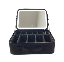 Lade das Bild in den Galerie-Viewer, LED Make Up Tasche gross
