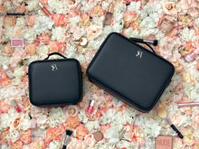 Lade das Bild in den Galerie-Viewer, LED Make Up Tasche klein
